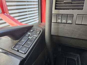 Volvo FH 16.650 8x4 / HIAB 105 t/m CRANE / KRAN